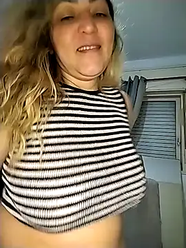 Lunita86 online show from November 2, 2025, 9:00 am