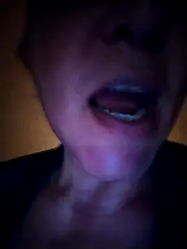 Lunita86 online show from November 5, 2025, 2:22 am