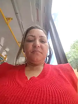 Lunita86 online show from November 11, 2025, 3:45 pm