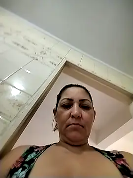 Lunita86 online show from November 29, 2025, 1:25 pm