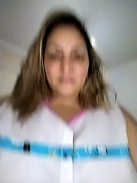 Lunita86 online show from December 19, 2025, 1:56 am