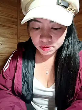 Snapshot of tulipsexy chatting on December 15, 2025, 11:47 am tulipsexy online show from December 15, 2025, 11:47 am