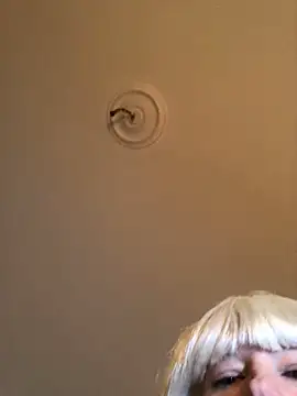 juliaoneandonly online show from December 20, 2025, 7:10 pm