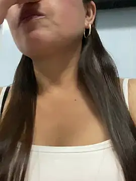 Snapshot of Milky-milk chatting on March 23, 2026, 1:04 pm Milky-milk online show from March 23, 2026, 1:04 pm