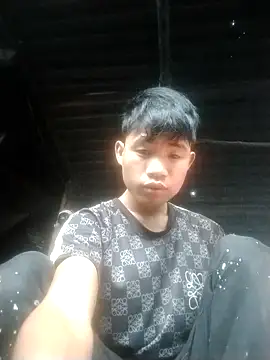 Snapshot of Nhyy_xx chatting on October 25, 2025, 1:24 am Nhyy xx online show from October 25, 2025, 1:24 am