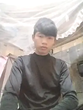 Snapshot of Nhyy_xx chatting on December 17, 2025, 8:20 am Nhyy xx online show from December 17, 2025, 8:20 am