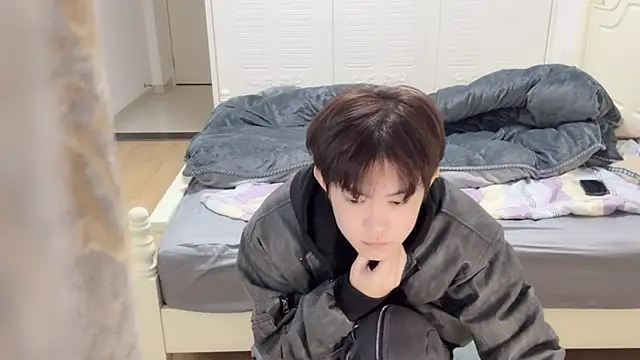 xlong00099 online show from November 20, 2025, 8:03 am