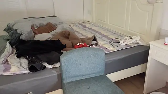 xlong00099 online show from December 5, 2025, 11:41 am