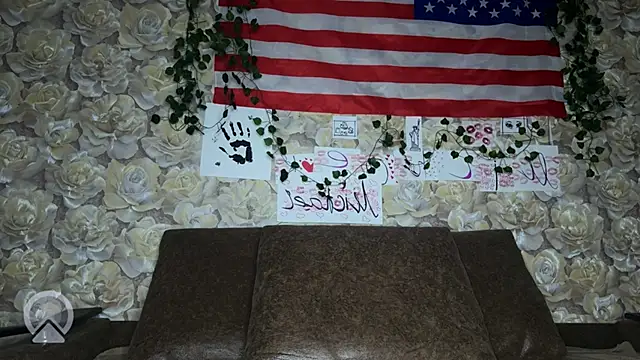 Snapshot of sweeet_strawberies chatting on October 8, 2025, 5:10 pm sweeet strawberies online show from October 8, 2025, 5:10 pm