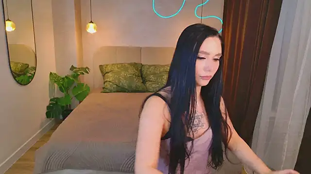 B Monica  online show from October 19, 2025, 9:04 pm