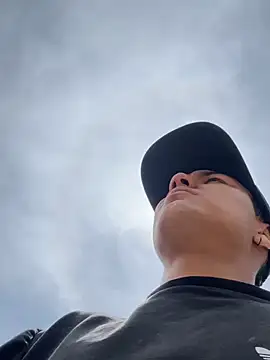 Snapshot of El_awo_ chatting on February 7, 2026, 4:43 pm El awo online show from February 7, 2026, 4:43 pm