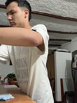 Snapshot of El_awo_ chatting on March 8, 2026, 5:11 am El awo online show from March 8, 2026, 5:11 am