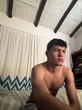 Snapshot of El_awo_ chatting on March 12, 2026, 4:13 pm El awo online show from March 12, 2026, 4:13 pm