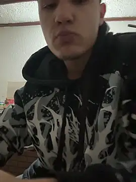 Snapshot of El_awo_ chatting on March 18, 2026, 3:31 am El awo online show from March 18, 2026, 3:31 am