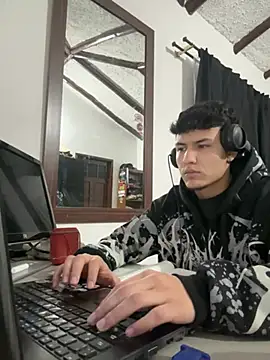 Snapshot of El_awo_ chatting on April 15, 2026, 1:45 am El awo online show from April 15, 2026, 1:45 am