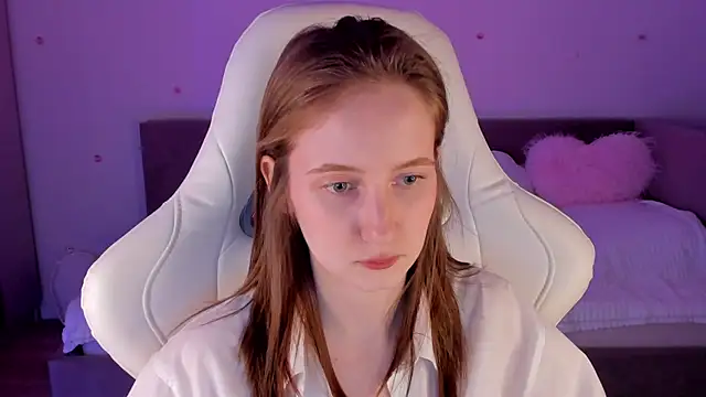 CrystalSoul  online show from November 15, 2025, 5:05 am