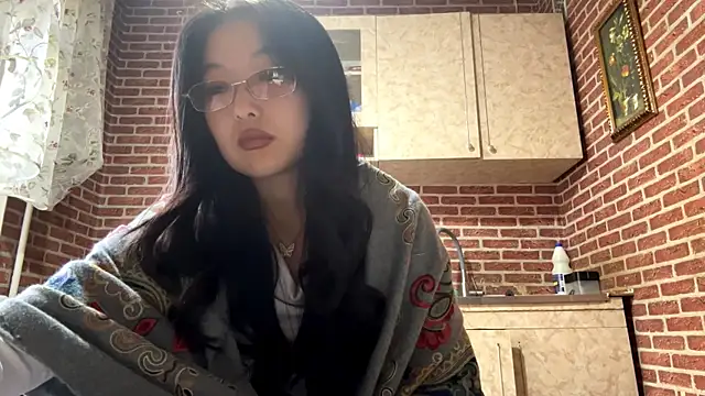 EmmaLeexth online show from October 7, 2025, 10:45 am