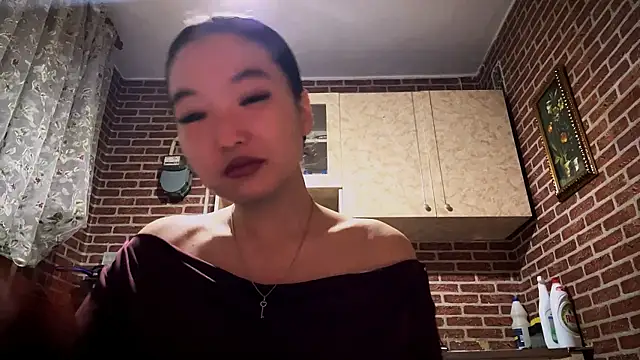 EmmaLeexth online show from December 15, 2025, 1:59 pm