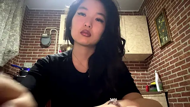 EmmaLeexth online show from January 10, 2026, 2:08 pm