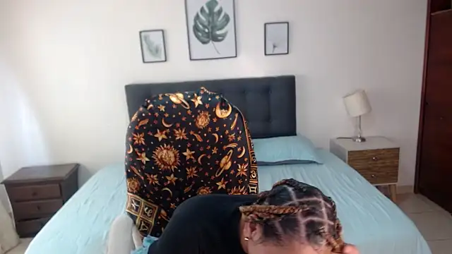 Amber  s online show from October 27, 2025, 1:48 pm