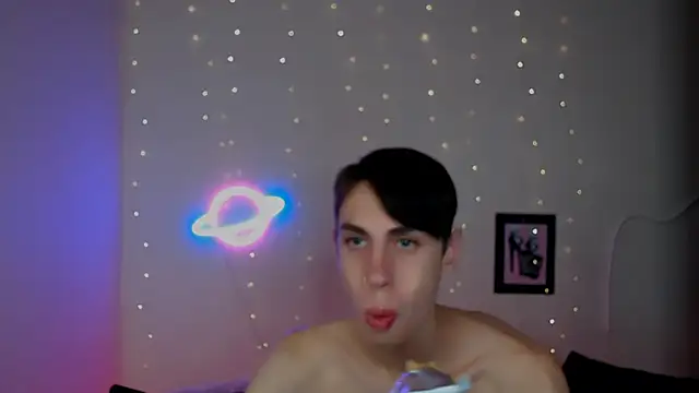 AlexNaughty14 online show from December 21, 2025, 10:33 am