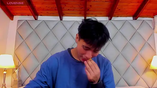 Clement Reyes online show from December 4, 2025, 7:33 pm