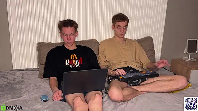 Snapshot of Eaton_ chatting on October 18, 2025, 6:41 pm Eaton online show from October 18, 2025, 6:41 pm