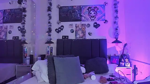 SabrinaV  online show from February 13, 2026, 11:28 am