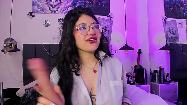 SabrinaV  online show from March 17, 2026, 11:35 am