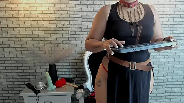 Snapshot of BDSM_MEDUZA chatting on September 20, 2025, 12:17 pm BDSM MEDUZA online show from September 20, 2025, 12:17 pm