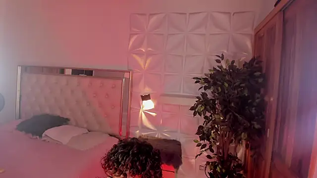 MISS IVVYSWEET online show from September 20, 2025, 8:21 pm