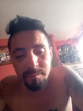 Snapshot of Lionardovssf35 chatting on October 15, 2025, 7:58 pm Lionardovssf35 online show from October 15, 2025, 7:58 pm