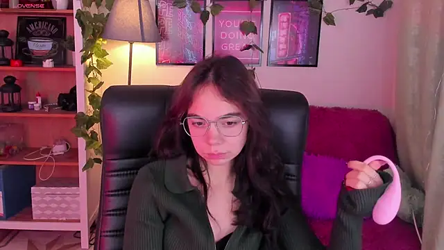 Elise Noir online show from October 14, 2025, 4:08 pm
