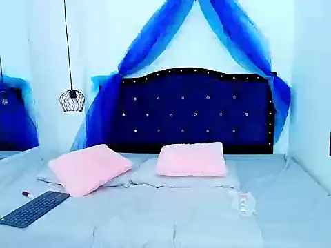 Snapshot of Selenegomezz chatting on November 14, 2025, 8:40 pm Selenegomezz online show from November 14, 2025, 8:40 pm