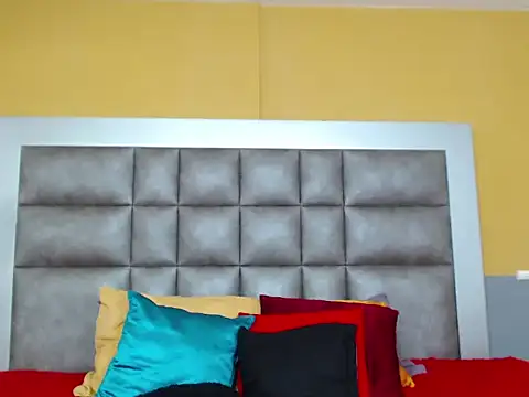 Snapshot of Emily_Swiftt chatting on November 7, 2025, 9:59 pm Emily Swiftt online show from November 7, 2025, 9:59 pm