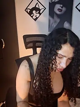 Snapshot of Lina_444 chatting on April 24, 2026, 10:23 pm Lina 444 online show from April 24, 2026, 10:23 pm