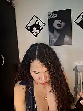 Snapshot of Lina_444 chatting on May 9, 2026, 1:44 am Lina 444 online show from May 9, 2026, 1:44 am