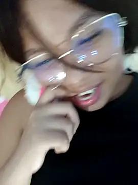 Snapshot of little_onixx chatting on September 30, 2025, 3:11 am little onixx online show from September 30, 2025, 3:11 am