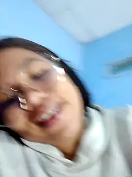 Snapshot of little_onixx chatting on October 2, 2025, 12:01 pm little onixx online show from October 2, 2025, 12:01 pm