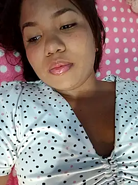 Snapshot of little_onixx chatting on December 3, 2025, 11:52 am little onixx online show from December 3, 2025, 11:52 am