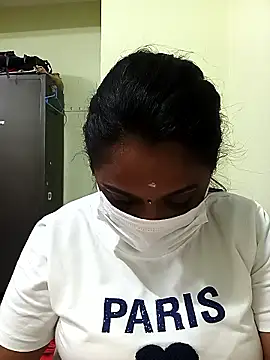 queendivya online show from October 2, 2025, 2:02 pm