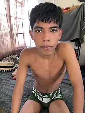 Snapshot of P4NT0J4 chatting on January 15, 2026, 10:57 pm P4NT0J4 online show from January 15, 2026, 10:57 pm