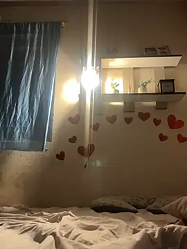 Snapshot of Noamilk chatting on February 17, 2026, 9:17 am Noamilk online show from February 17, 2026, 9:17 am