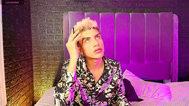 Snapshot of Erick_Velveth chatting on November 7, 2025, 9:15 pm Erick Velveth online show from November 7, 2025, 9:15 pm