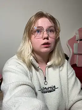 lame cat online show from October 18, 2025, 1:08 am