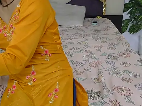 Lovelyy-couple online show from November 15, 2025, 10:56 am