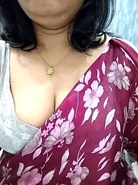 Snapshot of divya-jannu chatting on October 18, 2025, 5:35 pm divya-jannu online show from October 18, 2025, 5:35 pm
