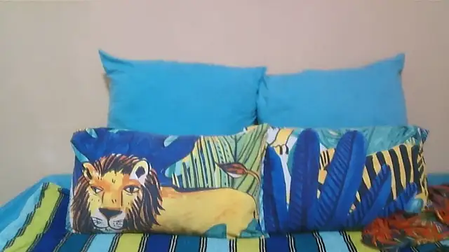 GAIGANTICBOOBS online show from April 12, 2026, 5:01 am