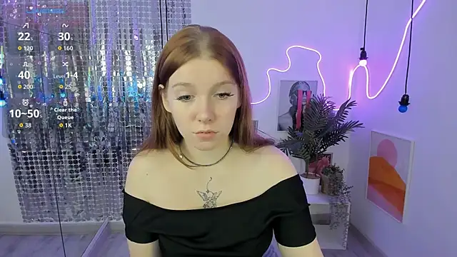 Layla Glam online show from December 14, 2025, 5:24 am