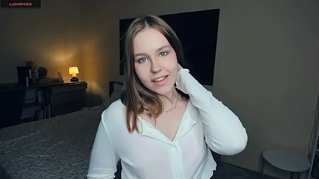 MaliaBourraine online show from September 24, 2025, 7:44 am